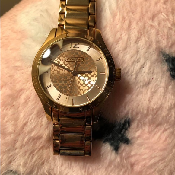 Authentic Coach watch rose gold in color - Picture 3 of 5
